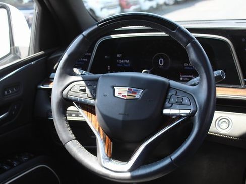 Used 2024 Cadillac Escalade Premium Luxury image 26