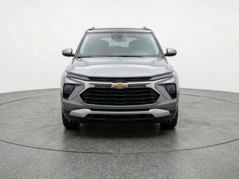 Used 2025 Chevrolet TrailBlazer LT image 2