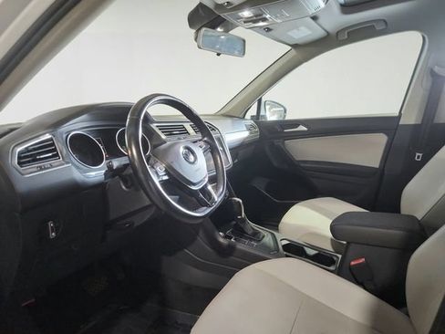 Used 2019 Volkswagen Tiguan SE FWD image 9
