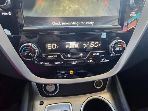 Used 2016 Nissan Murano SV FWD image 23