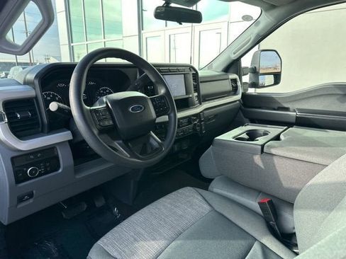 Used 2024 Ford F250 XLT image 4