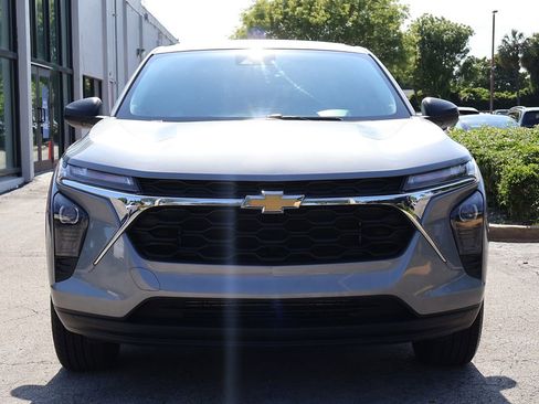 Used 2024 Chevrolet Trax LS w/ Driver Confidence Package FWD image 9