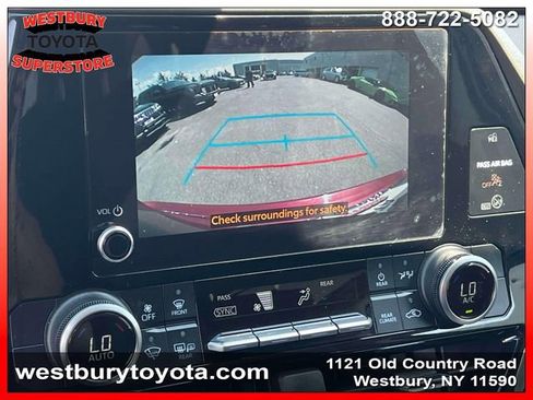 Used 2023 Toyota Highlander LE AWD/4WD image 36