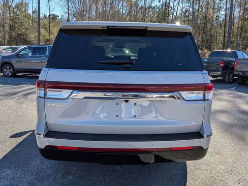 Used 2024 Lincoln Navigator L Reserve image 5