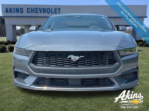 Used 2025 Ford Mustang Coupe RWD image 8
