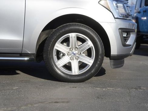 Used 2020 Ford Expedition XLT w/ Equipment Group 202A image 4