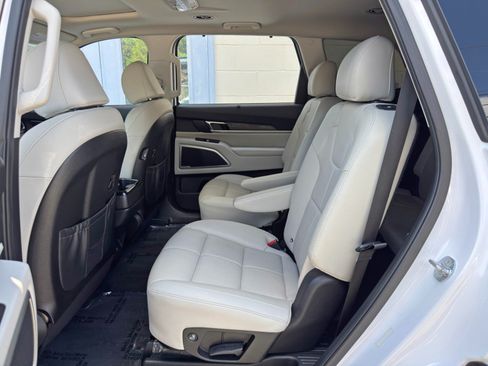 Used 2022 Kia Telluride EX w/ EX Premium Package AWD/4WD image 43