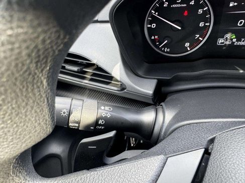 Used 2024 Subaru Crosstrek 2.0i Premium image 24