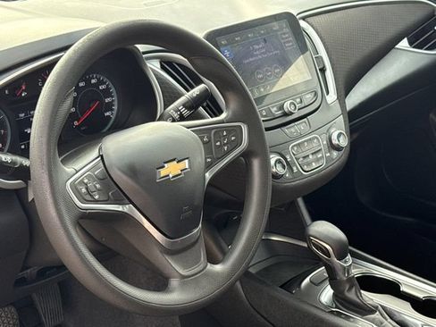 Used 2022 Chevrolet Malibu LT FWD image 17