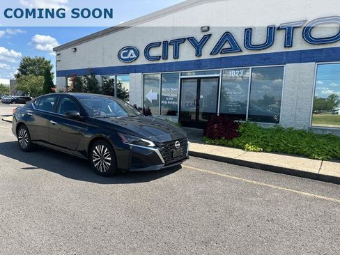 Used 2025 Nissan Altima 2.5 SV FWD image 1