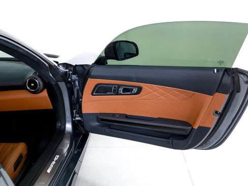 Used 2020 Mercedes-Benz AMG GT C image 19