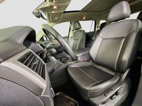 Used 2019 Volkswagen Atlas SEL R-Line FWD image 14
