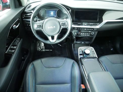 Used 2022 Kia Niro EX Premium FWD image 21