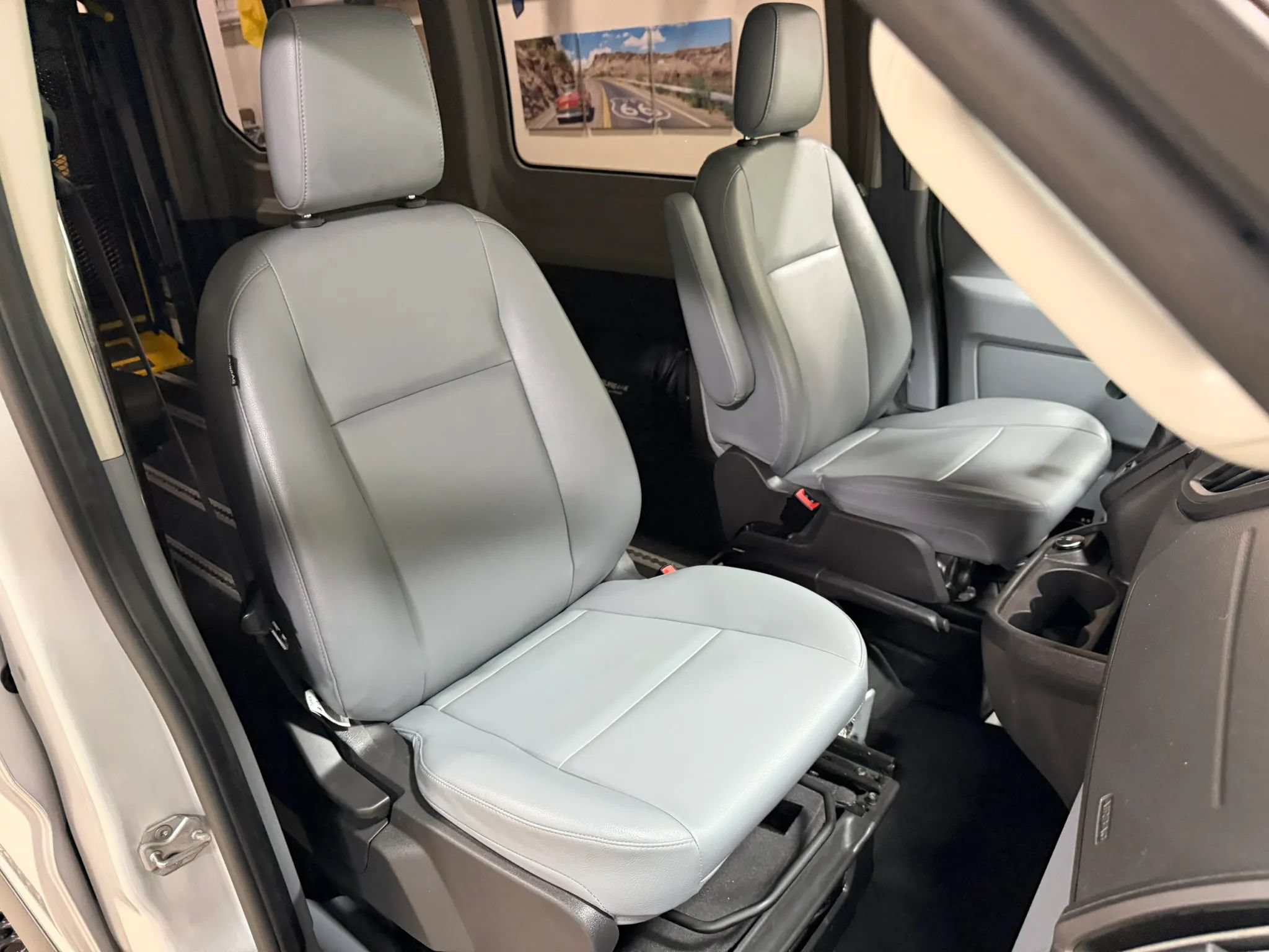 Used 2019 Ford Transit 250 148 Medium Roof RWD image 30
