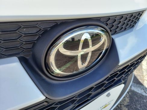 Used 2020 Toyota Corolla LE image 9