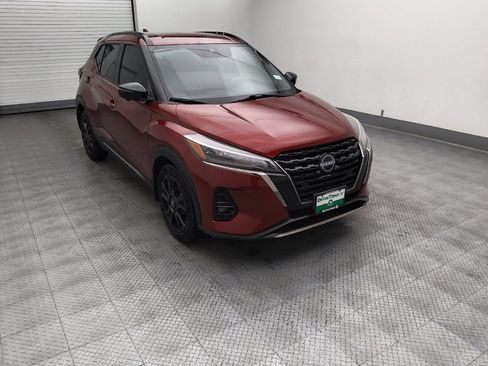 Used 2022 Nissan Kicks SR w/ Interior Electronics Package FWD image 13