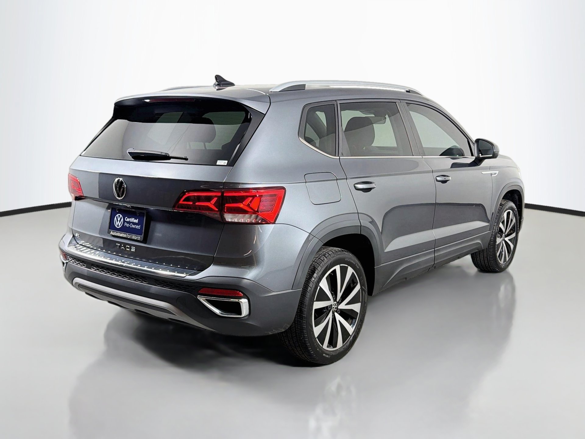 Certified 2023 Volkswagen Taos SE FWD image 5