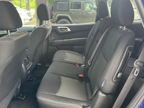 Used 2019 Nissan Pathfinder S AWD/4WD image 17
