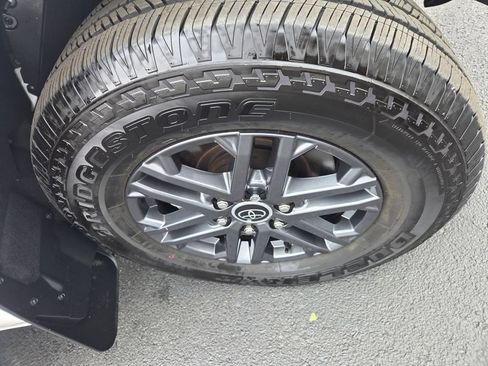 Used 2024 Toyota Tundra SR5 w/ SR5 Convenience Package AWD/4WD image 28