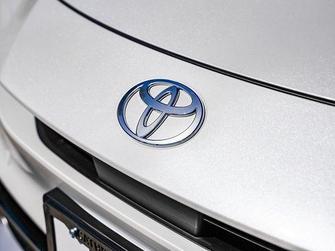New 2026 Toyota Prius Plug-In Hybrid FWD image 9