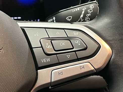 Certified 2024 Volkswagen Taos SE image 26