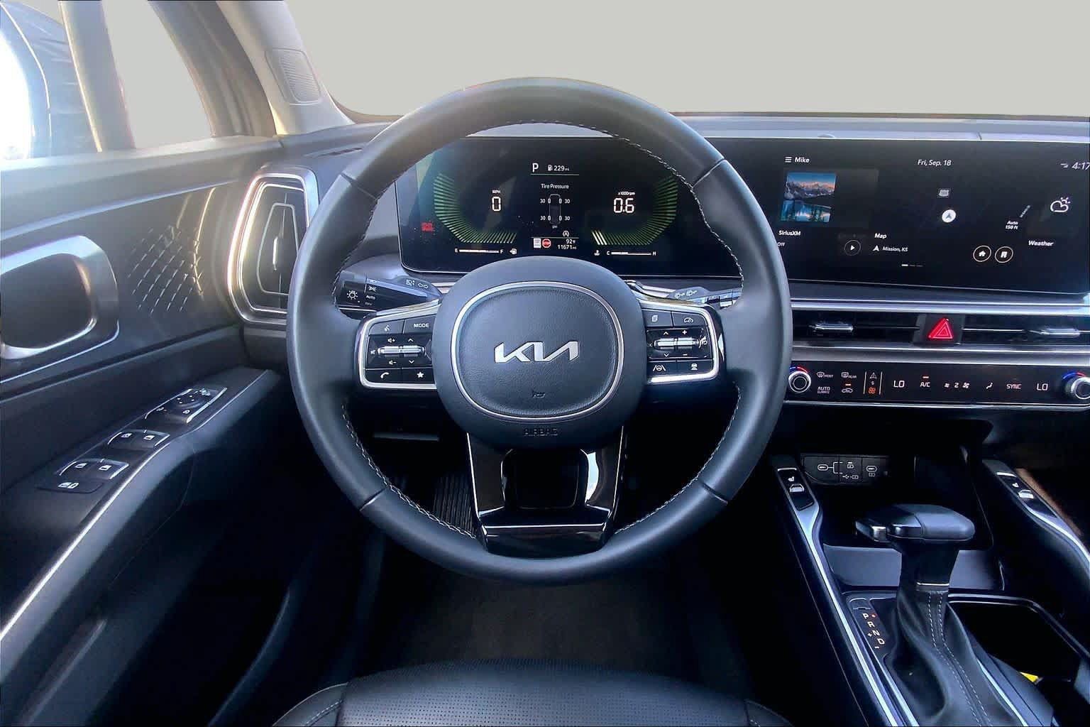 Used 2024 Kia Sorento S FWD image 6