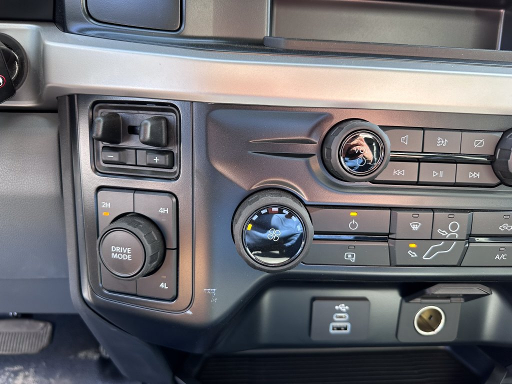 New 2024 Ford F550 4x4 Regular Cab Super Duty image 23