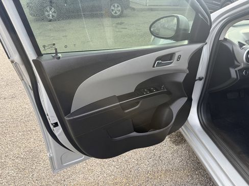 Used 2020 Chevrolet Sonic LT image 11