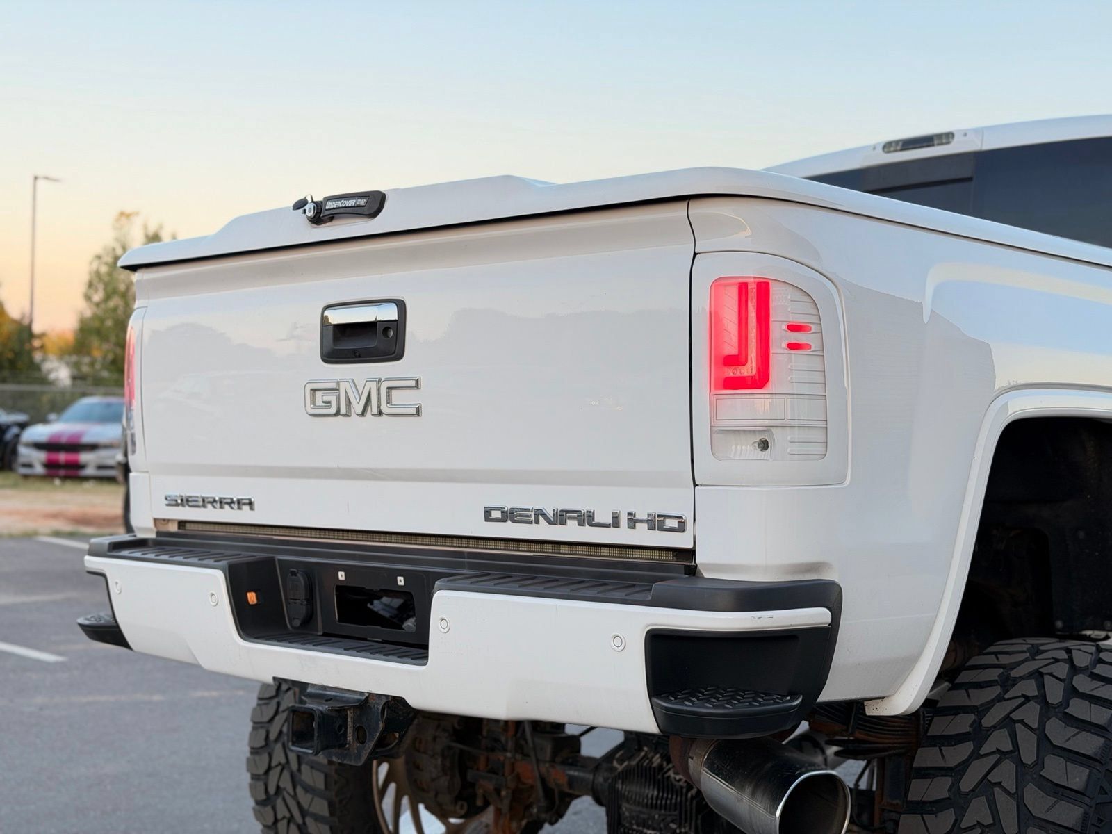 Used 2017 GMC Sierra 2500 Denali w/ Duramax Plus Package AWD/4WD image 14