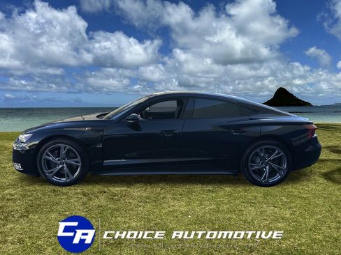 Used 2024 Audi e-tron GT Prestige w/ Prestige Package image 3