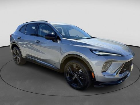 Certified 2025 Buick Envision Sport Touring image 5