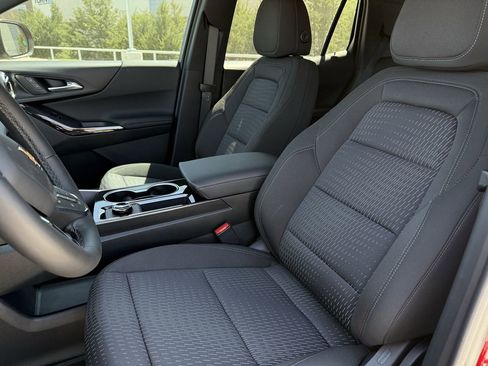 New 2026 Chevrolet Equinox LT w/ Safety and Technology Package FWD image 21