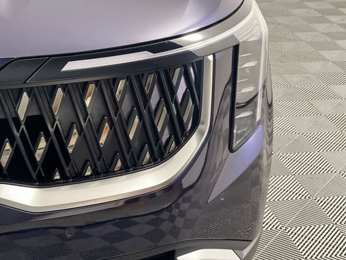 New 2026 Kia Carnival LX FWD image 10