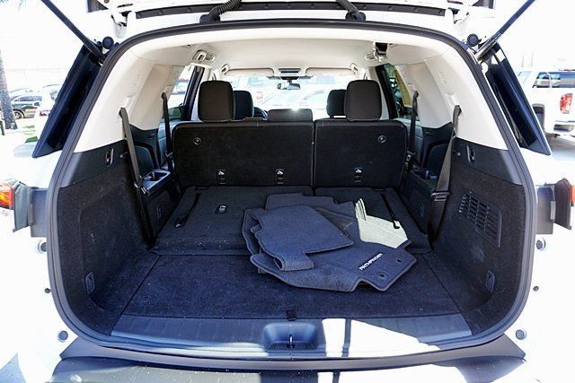 Certified 2023 Nissan Pathfinder SV w/ Black Appearance Package FWD image 19