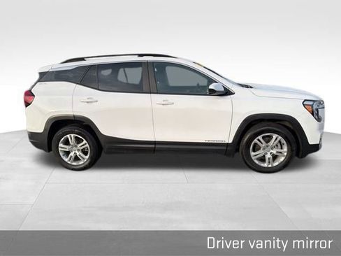 Used 2022 GMC Terrain SLE w/ Driver Convenience Package image 17
