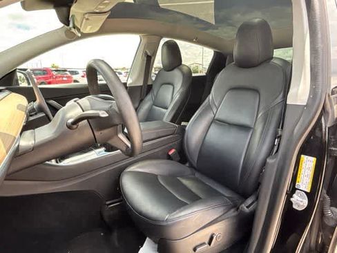 Used 2021 Tesla Model Y Long Range AWD/4WD image 19