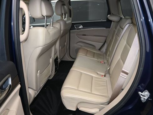 Used 2017 Jeep Grand Cherokee Limited AWD/4WD image 11