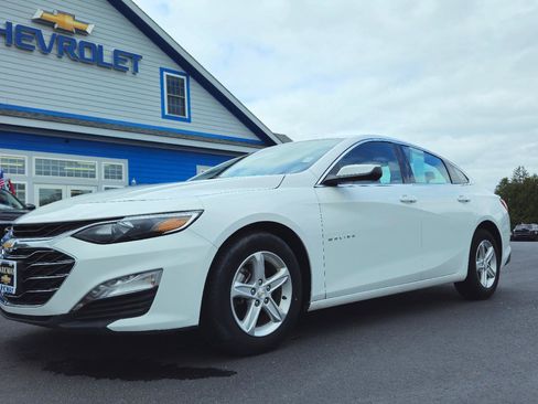 Used 2024 Chevrolet Malibu LT FWD image 3