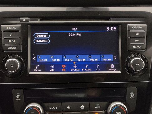 Used 2020 Nissan Rogue SV FWD image 25