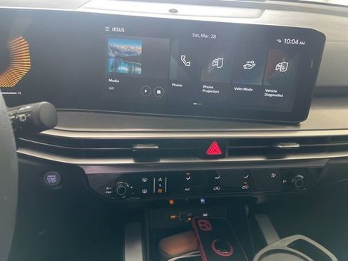 Used 2025 Kia Sorento LX image 18