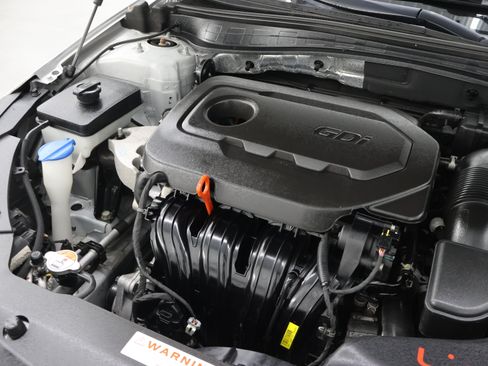 Used 2017 Kia Optima LX FWD image 16