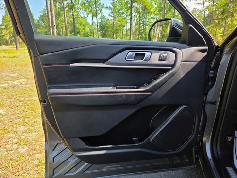 Used 2025 Ford Explorer ST-Line w/ Premium Package RWD image 11
