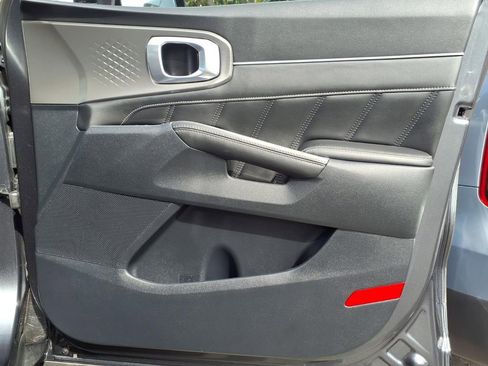 Certified 2023 Kia Sorento SX AWD/4WD image 22