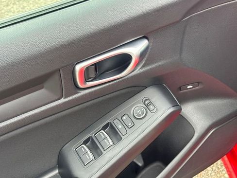 Used 2023 Honda Civic LX image 5