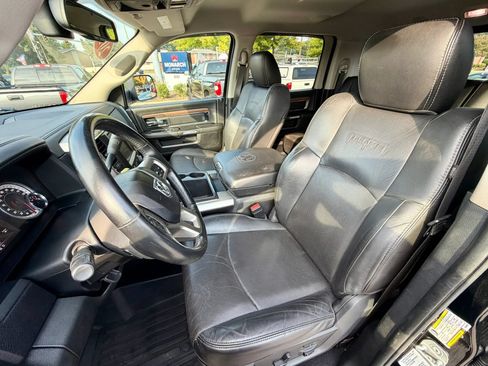 Used 2014 RAM 2500 Laramie w/ Black Appearance Group AWD/4WD image 8