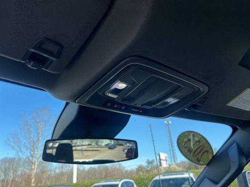 Used 2025 Chevrolet Silverado 2500 LT w/ Convenience Package image 27