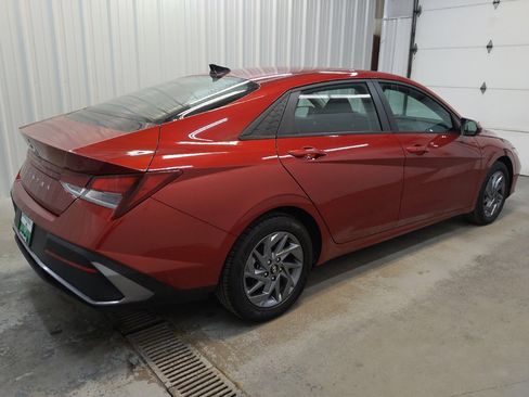 Used 2024 Hyundai Elantra SEL FWD image 10