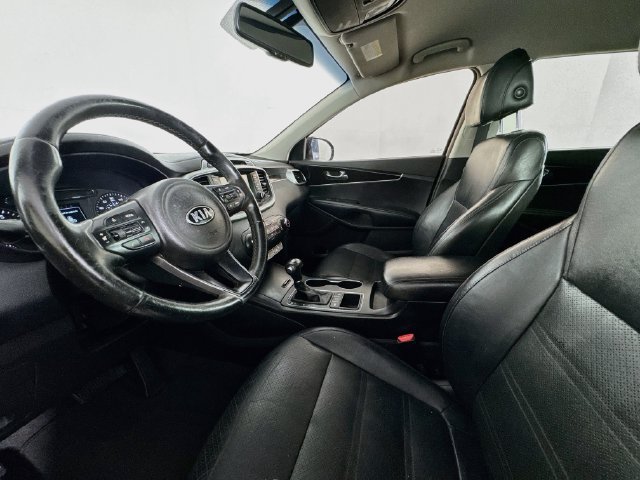 Used 2017 Kia Sorento FWD w/ LX Convenience Package image 19