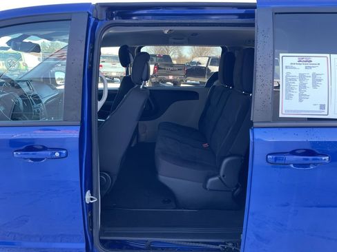 Used 2018 Dodge Grand Caravan SE w/ UConnect Hands-Free Group image 14