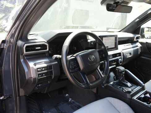 Certified 2025 Toyota Tacoma SR5 AWD/4WD image 14